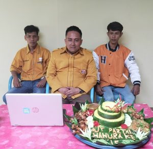Rayakan Hut ke 15, DPC Partai Hanura MM Potong Tumpeng dan Zoom Meeting